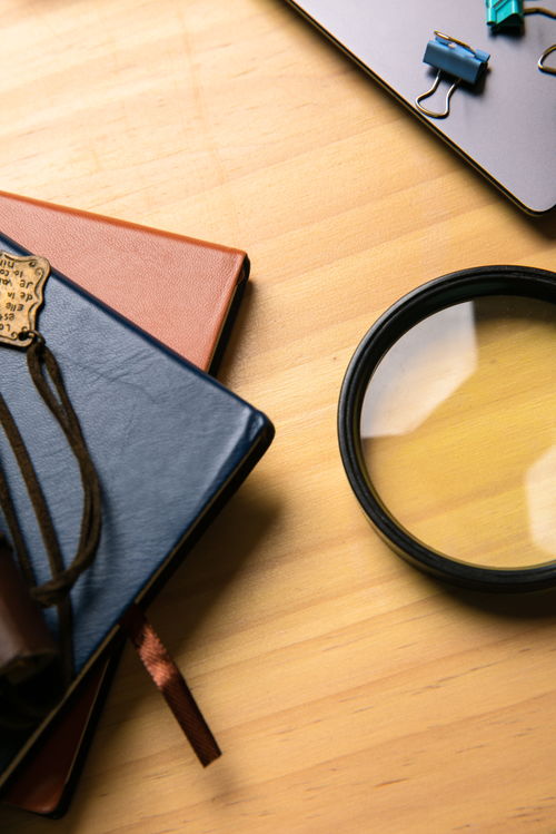 辦公文具與日常用品的商務(wù)攝影藝術(shù)